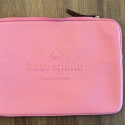 💼 Kate Spade NY Laptop Sleeve – Pink Pebbled Leather – $45 (OBO)