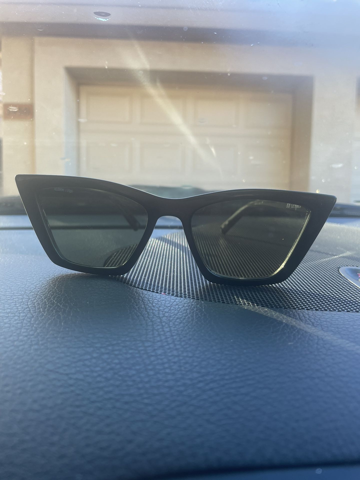 Le Specs Sunglasses Like New