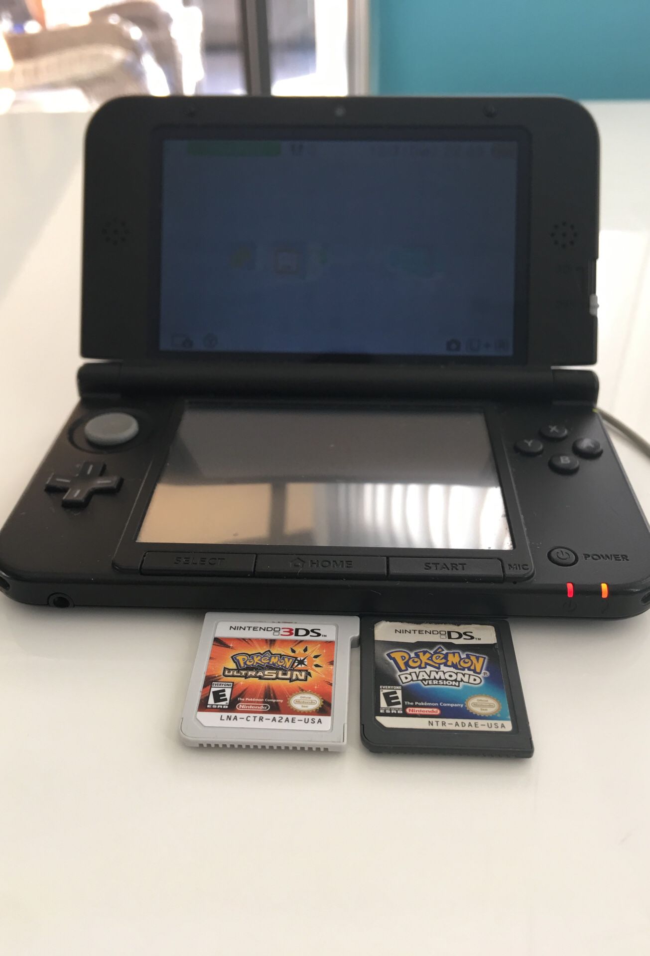 $160 Old Version Nintendo 3DS XL with 2 games