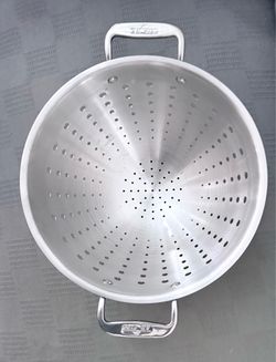 Brand new- All-Clad Stainless-Steel 5 qt. Colander