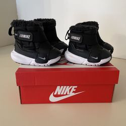 NWT Nike Flex Advance Snow Boots (size 3C)