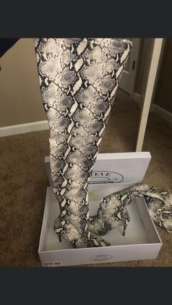 Steve Madden thigh boots