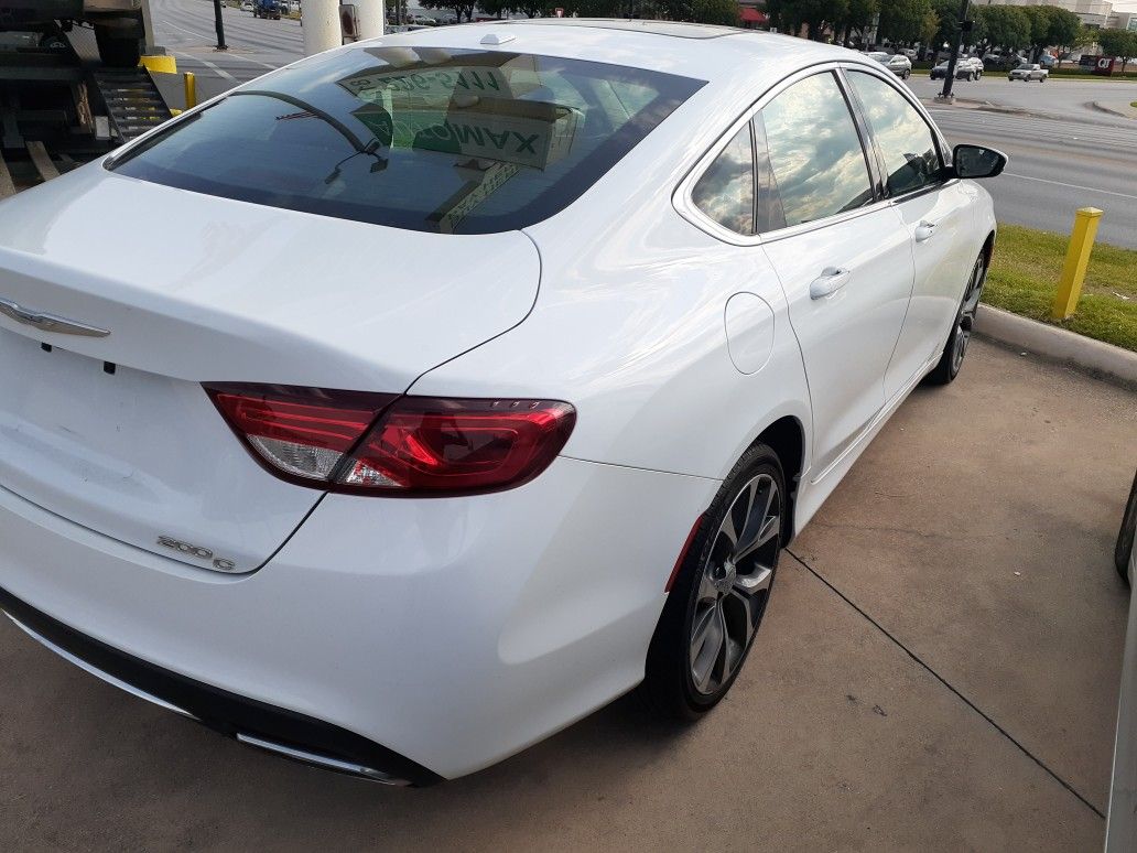 Chrysler 200