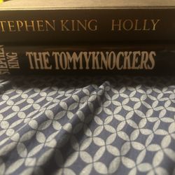 Stephen King The Tommyknockers-Holly Has 