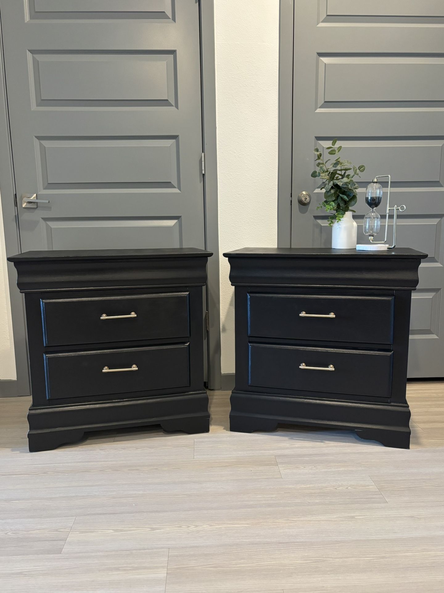 🚨🚨BEAUTIFUL NIGHTSTANDS 🚨🚨