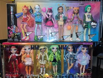 Monster High Ghoul Spirit Doll 6-Pack, Sport Theme, Collectible Set with Draculaura & 5 Other Dolls and MGA Entertainment Rainbow High Original Fashio