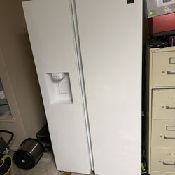 Fridge/freezer Water/ice Dispenser 