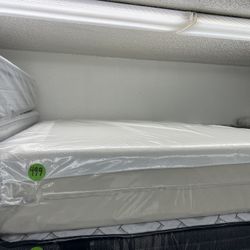 FULL SIZE TEMPURPEDIC MATTRESS & BOX SPRING BED SET