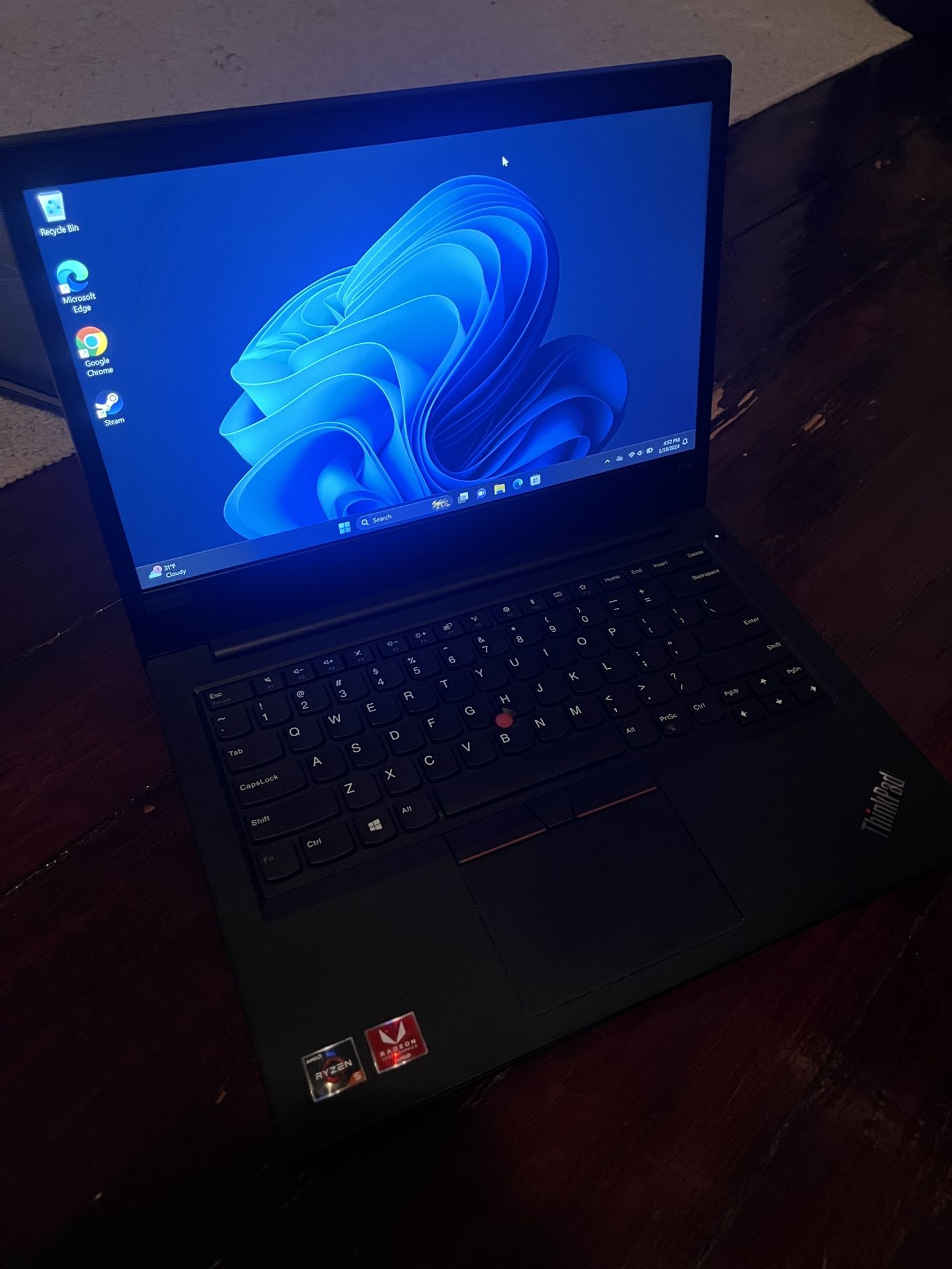 LENOVO E495 LAPTOP w/ WINDOWS 11!