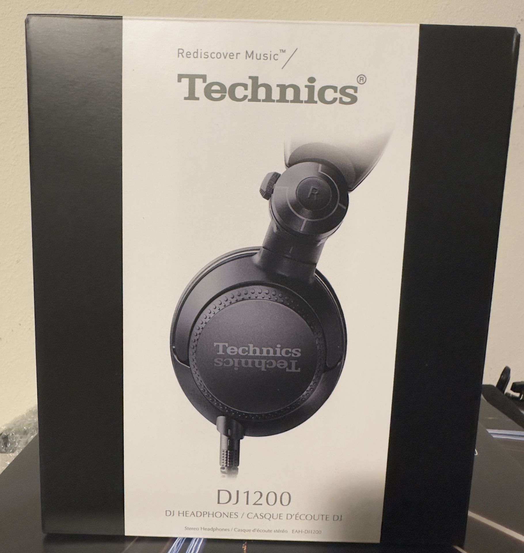 BRAND NEW!!! Technics DJ 1200 Professional DJ Headphones