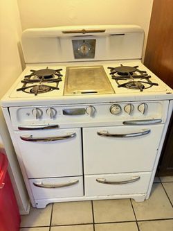 Vintage White Gas Range Stove with Griddle