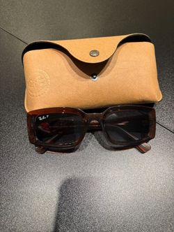 RAY BAN