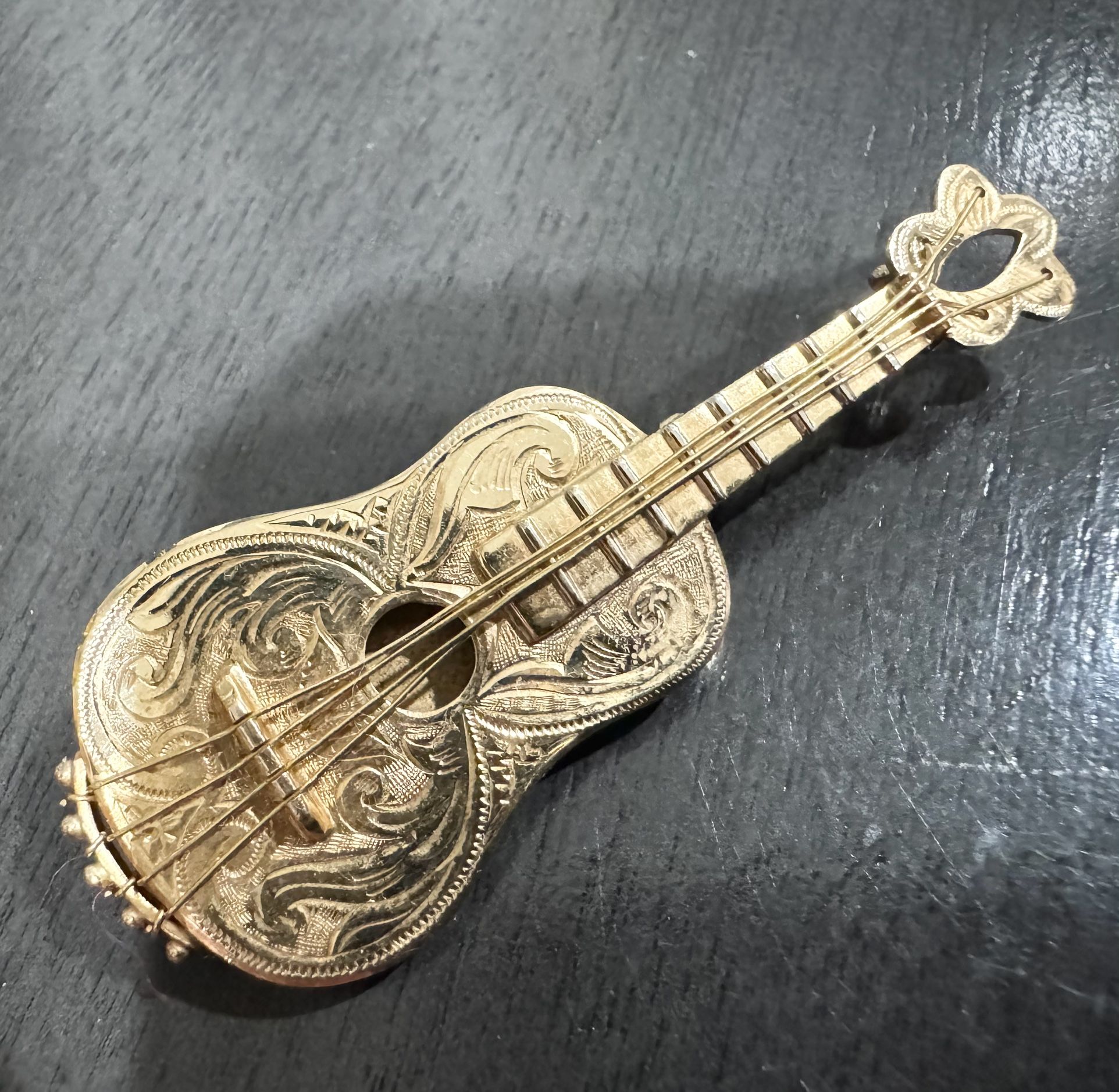 19k Portuguese Gold Guitar Brooch