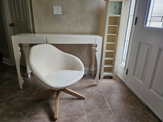 Chic Office / Vanity Set (High Gloss Desk + Swivel Chair + Tower)