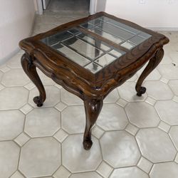 Coffee Table and End Table  (2 Pieces Total)
