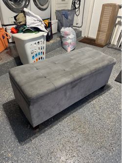 Storage bench / chest