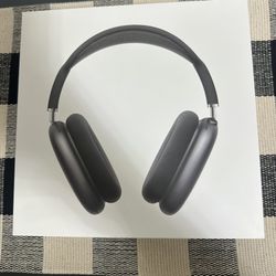 Space Gray AirPod Maxes 