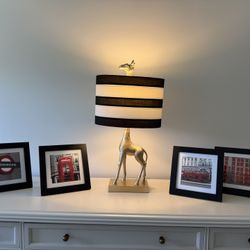 Modern Decor Set, Giraffe Lamp & Wooden Frame Wall Art (London Theme)