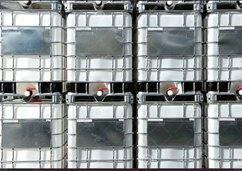 IBC WATER CONTAINERS 💦 Metal Caged Holding Tanks . 330 Gallons 275 Gallons