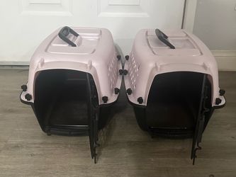 Pet Carrier / Portable Kennel