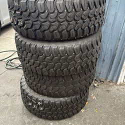 33/12.50/18 Delinte Bandit MT Tires
