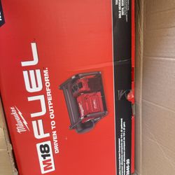 New Milwaukee Air Compressor M18 2840-20