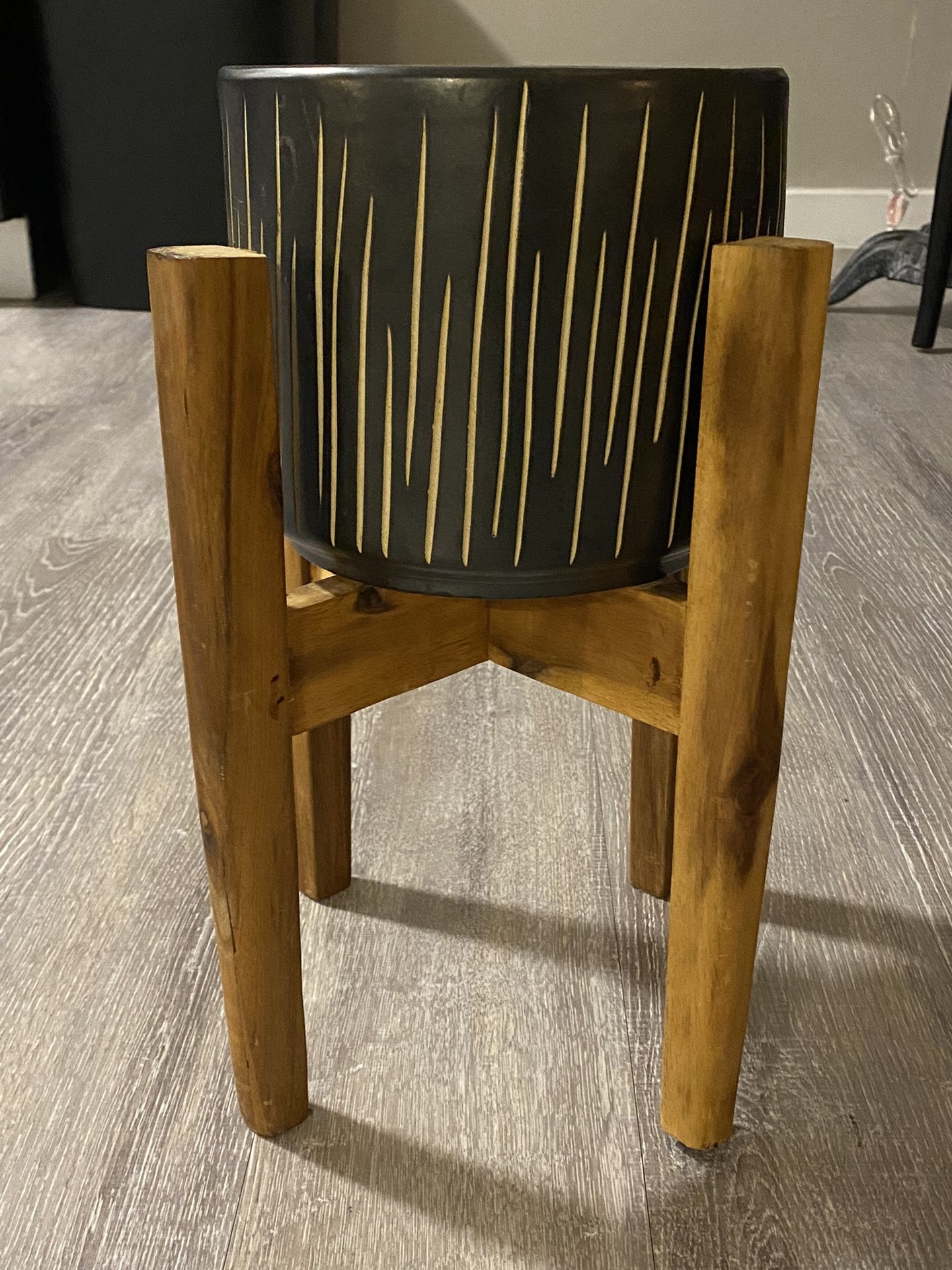 Plant Pot With Stand