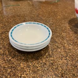 Pyrex Berry Bowls 