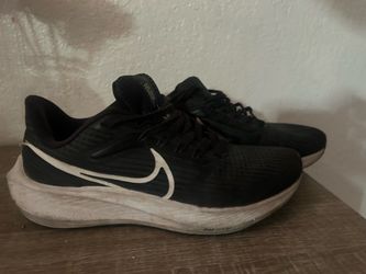 Nike Pegasus size 8 women