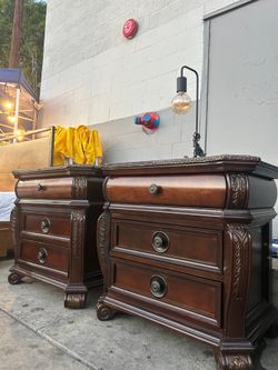 Beautiful queen size bed frame set