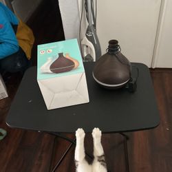 Essential oil room diffuser