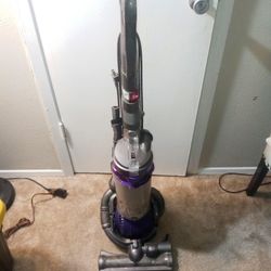 Dyson Bagless Upright Vacuum Cleaner