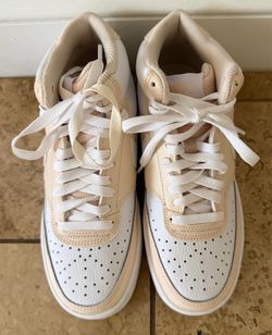 NIKE Girls White & Yellow High Top Sneakers NEW With Tag