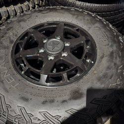 1 2025 MAVERICK R RIM&TIRE ONE $300