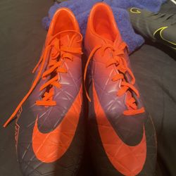 Nike soccer cleats 12