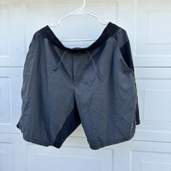 Lululemon 9” Shorts WITH liner