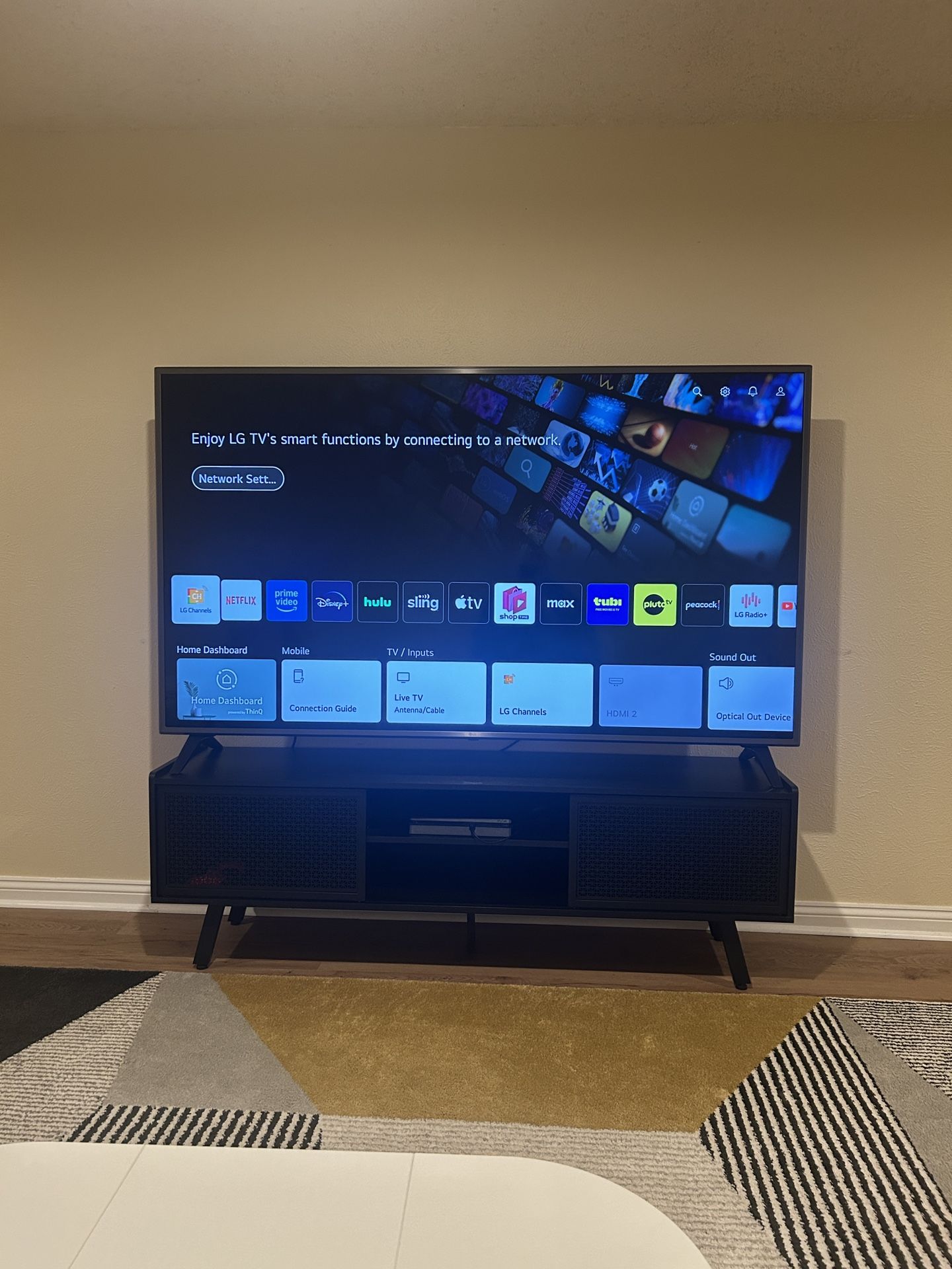 LG TV 75” 4K Flat Screen