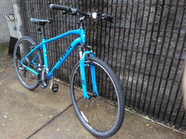 Trek Bike 8.2Ds Dual Sport