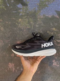 HOKA Clifton 9 Black and white