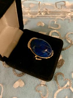 Fashion acrylic crystal antique look gold classic ring