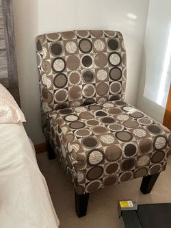 Accent Slipper Chair with Circle Pattern