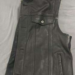 Leather  vest  size  xl