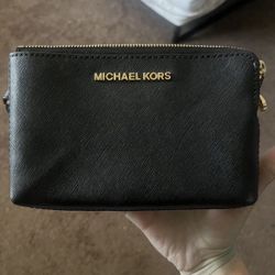 micheal kors hand wallet