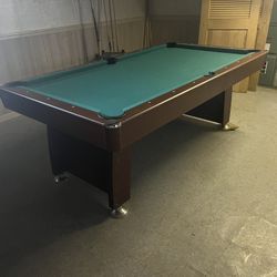 Mizerak Pool Table, Very Good Condition 