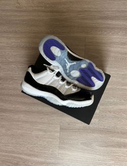 Jordan 11 Low Concord