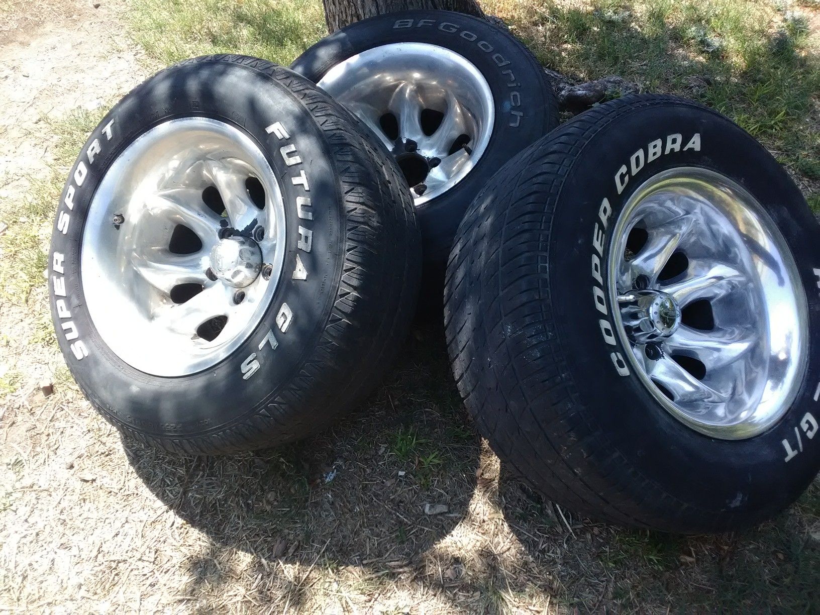 15x10 wheels for Chevy truck tires 40% 3caps had them on my 98 truck