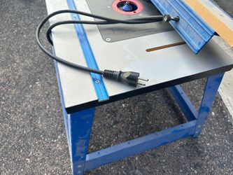 Router Table with Blue Steel Stand