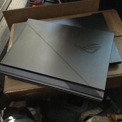 Gaming Laptop Asus ROG Strix G614J/ (Just needs new screen) easy fix
