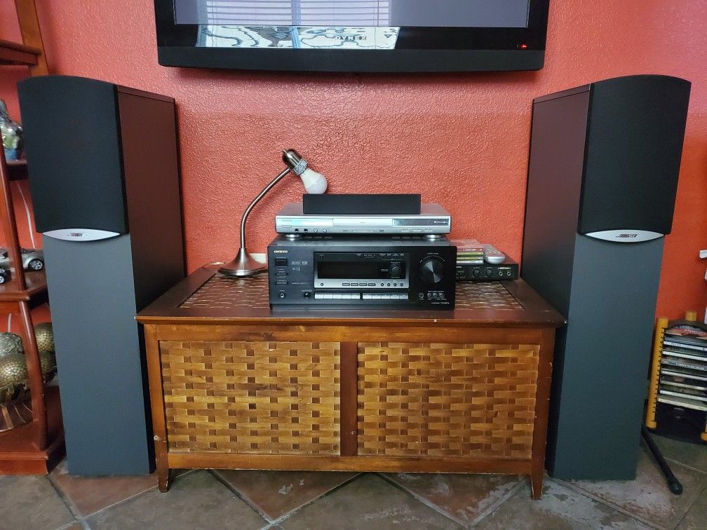 Bose 701 Tower Speakers and Onkyo AV ReceiverTX-676