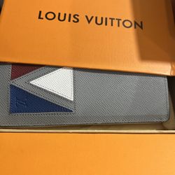 louis vuitton wallet and 1 last wallet woman